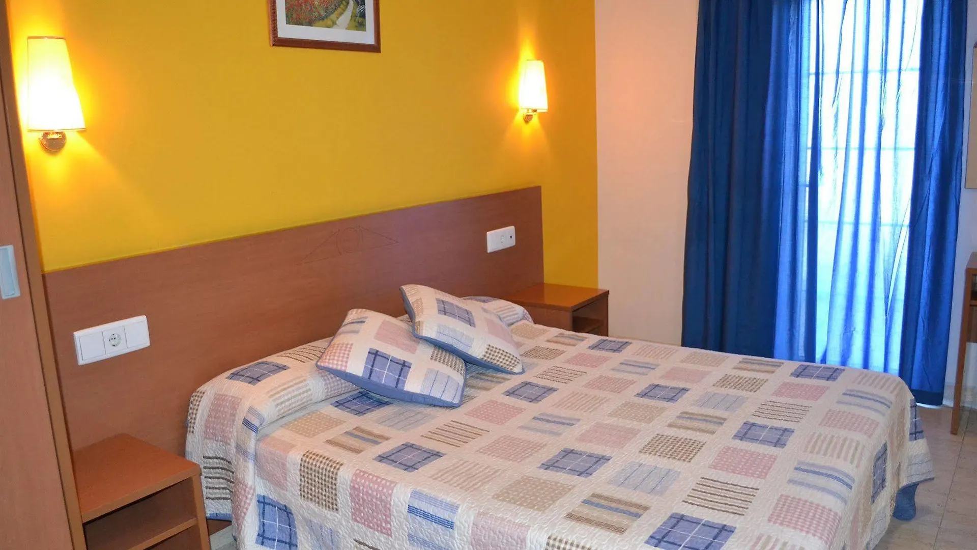Hotelet Elretiro Cambrils 2*,