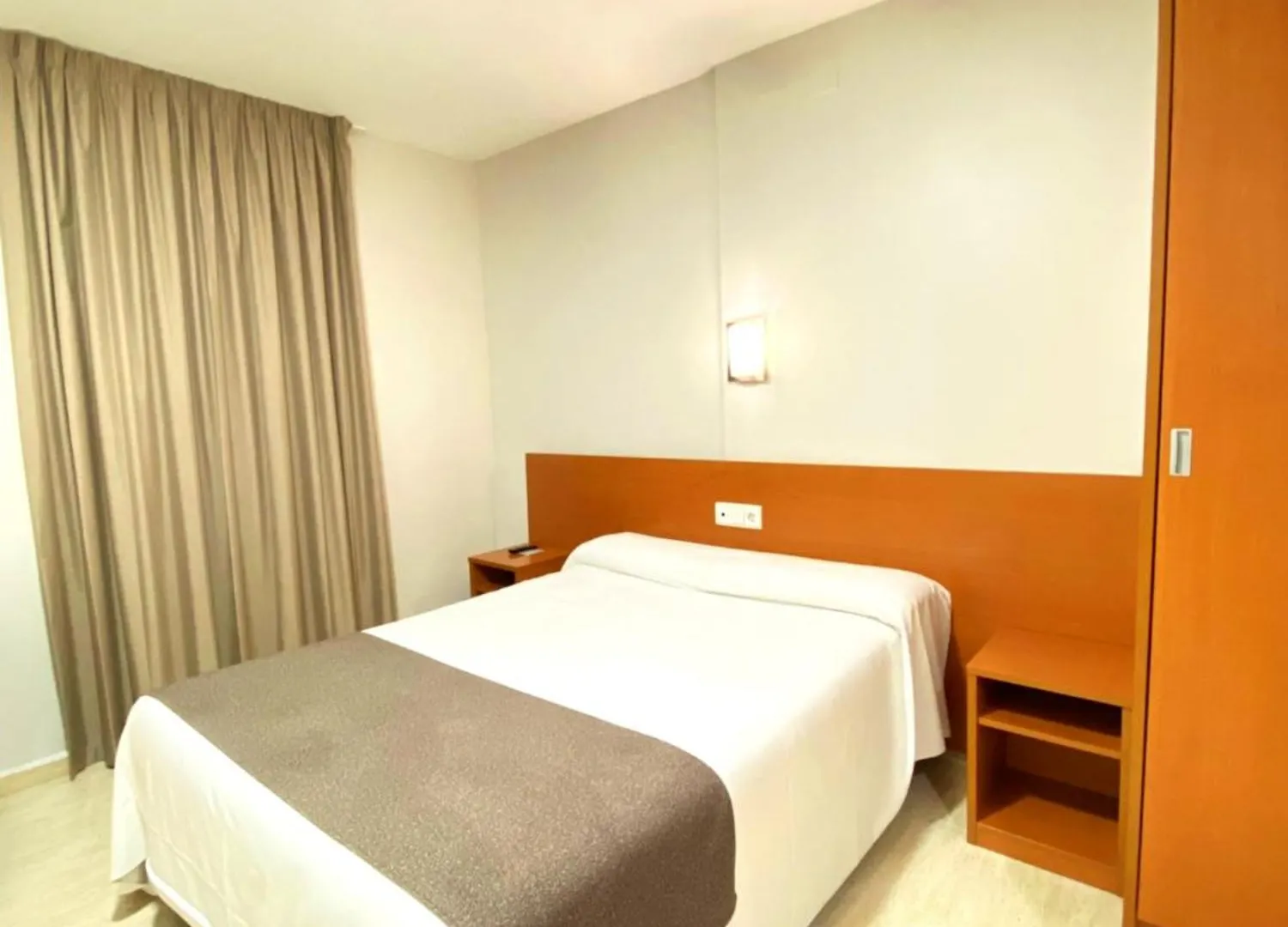 Hotelet Elretiro 캠브릴스 2*,  스페인